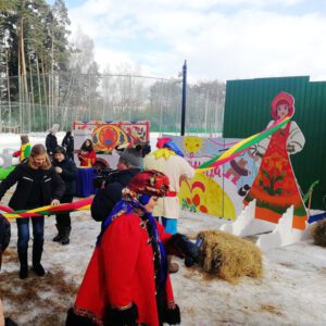 Масленичная забава Плетение кос